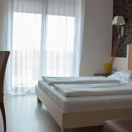 Hotel Gokart 4*