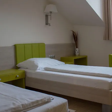 Hotel Gokart 4*