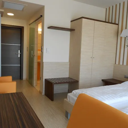 Hotel Gokart 4*