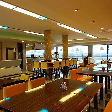Hotel Gokart 4*